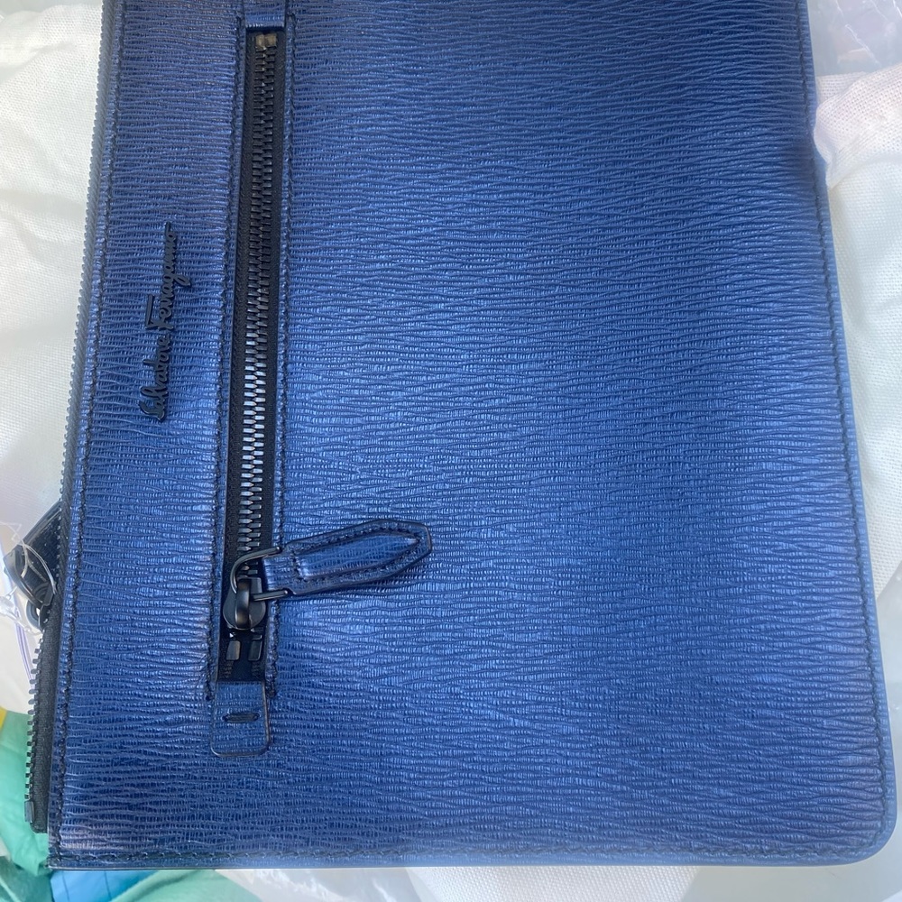 Salvatore Ferragamo
Revival leather clutch
